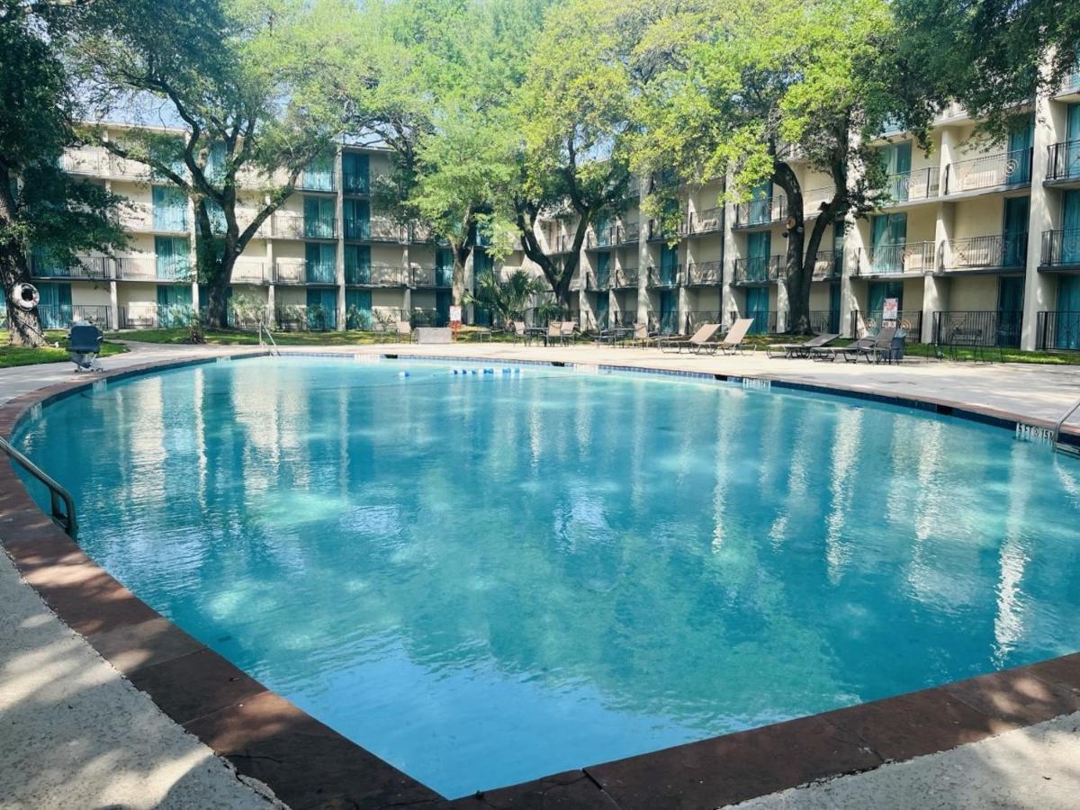 Отель Wingate Houston Near Nrg Park/Medical Center Экстерьер фото